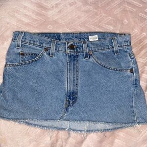 Levi’s mini skirt